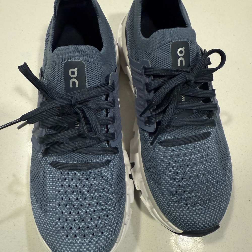 On Cloud Cloudswift Running Shoes Size 6, Like New - Picture 3 of 5